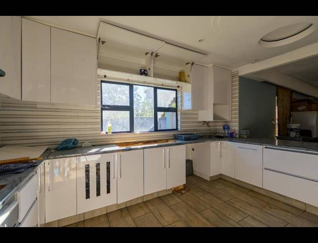 3 BEDROOM HOUSE FOR SALE IN MERRIVALE